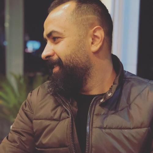 محمود شاهين دخيل اللابس اسود