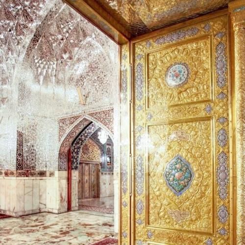 مداحی زیبای پوریا آبخشک در برنامه حسینیه معلی