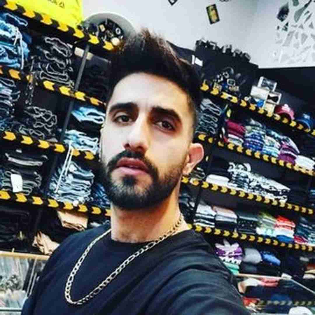 محمد امیری همش داری از رو لج حرف میزنی
