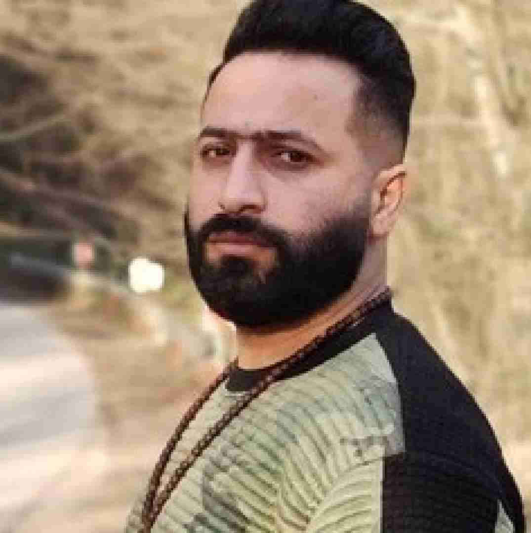 وحید مرادی عزیز من الان با کی نشست شدی