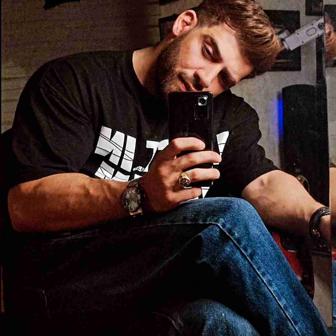 محمد محرمی کاش بیای از فردا قطع بشه سردردام