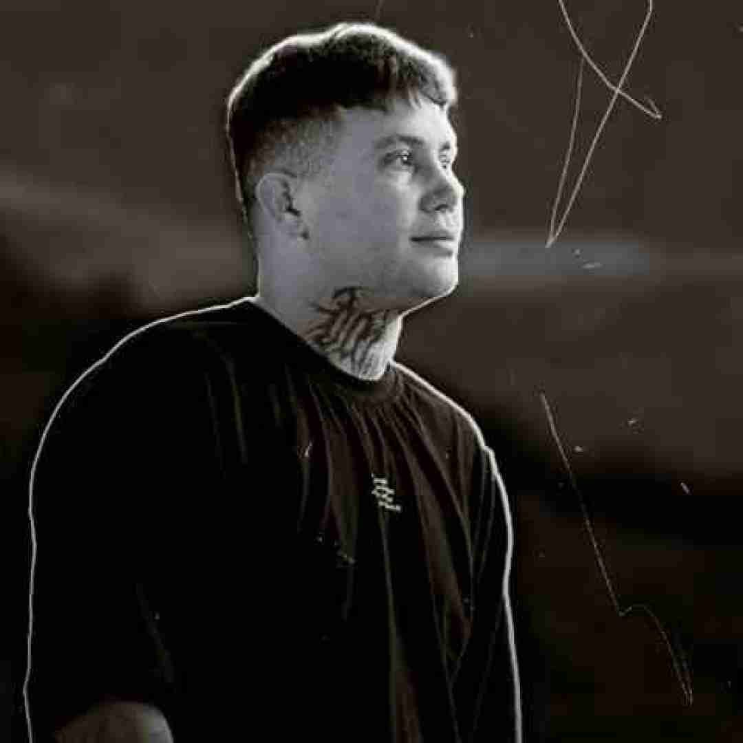 علی احمدیانی پشت میله چویل خیره چنی خصه پشت گیره