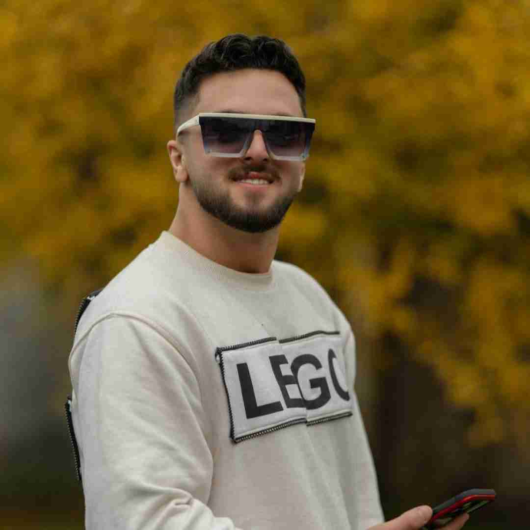 ابوالفضل متو دتر زیبای من چشمون آهو دارنه هلال ابرو داره