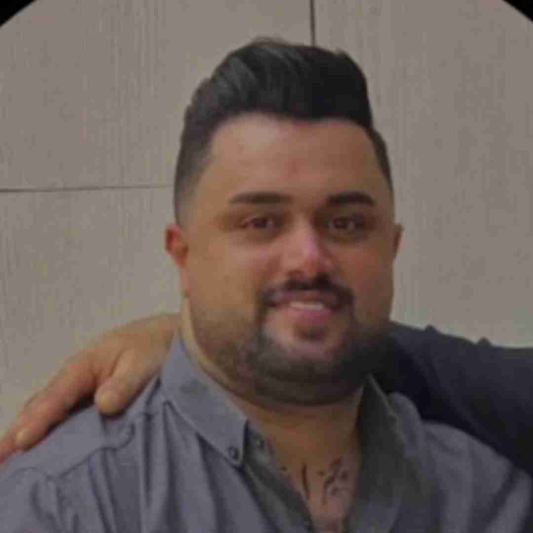 بهنام حسن زاده یه دختر دارم شاه نداره صورتی داره ماه نداره