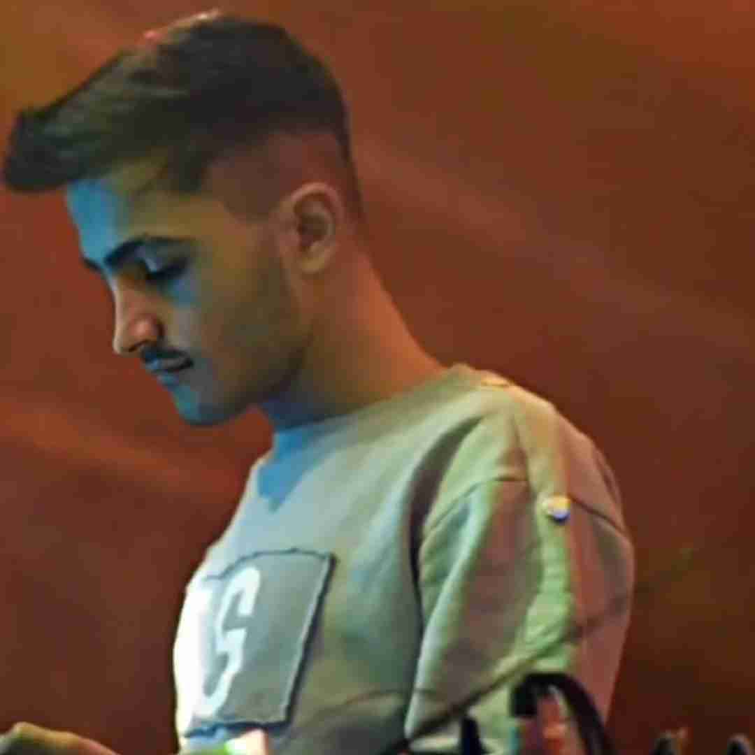 مهدی مولاد سیگار بیسه انگشتر دسم اگر زنگ دامه لیت