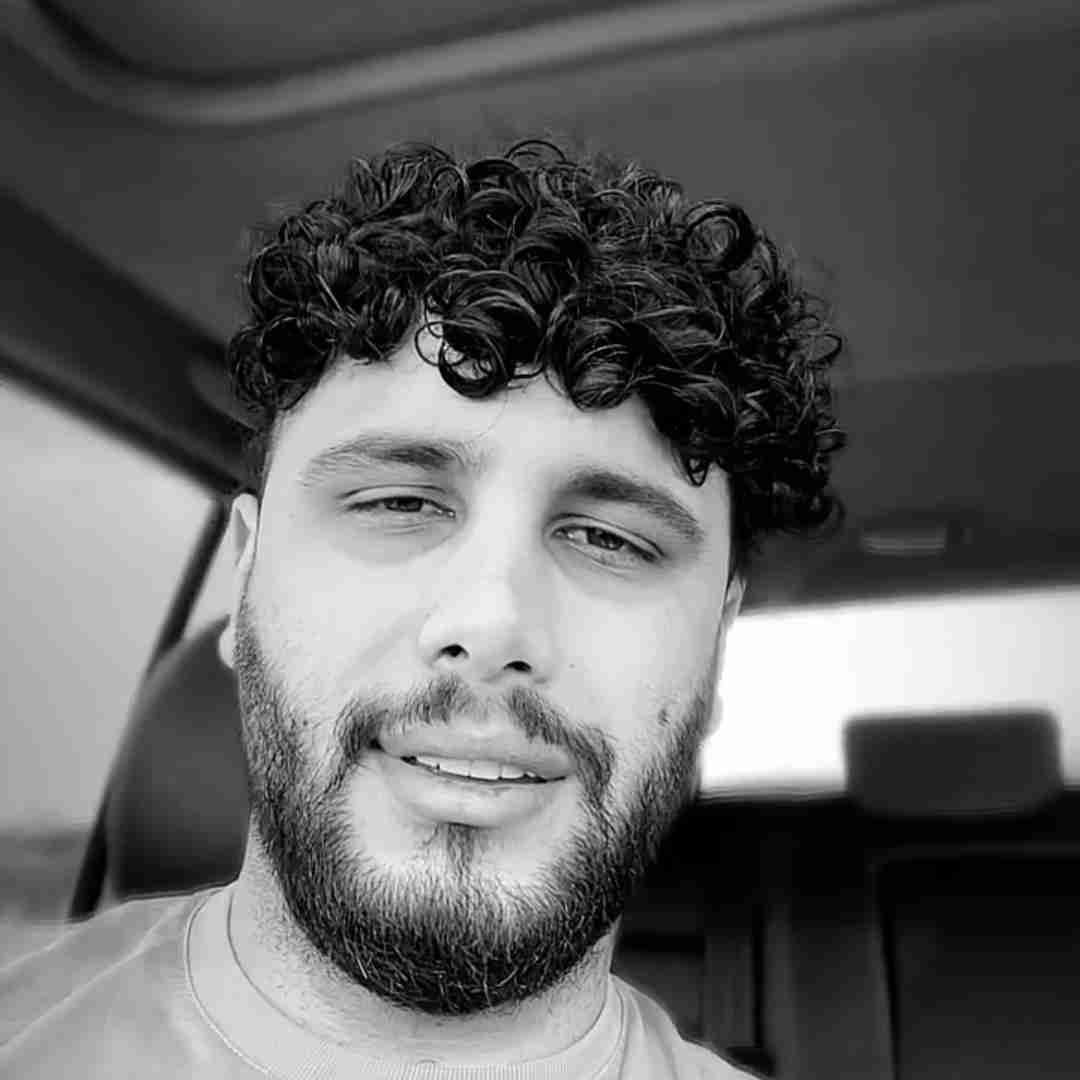 حسین حیدری تره ورمه سره حمومه درون تی تنه کشه