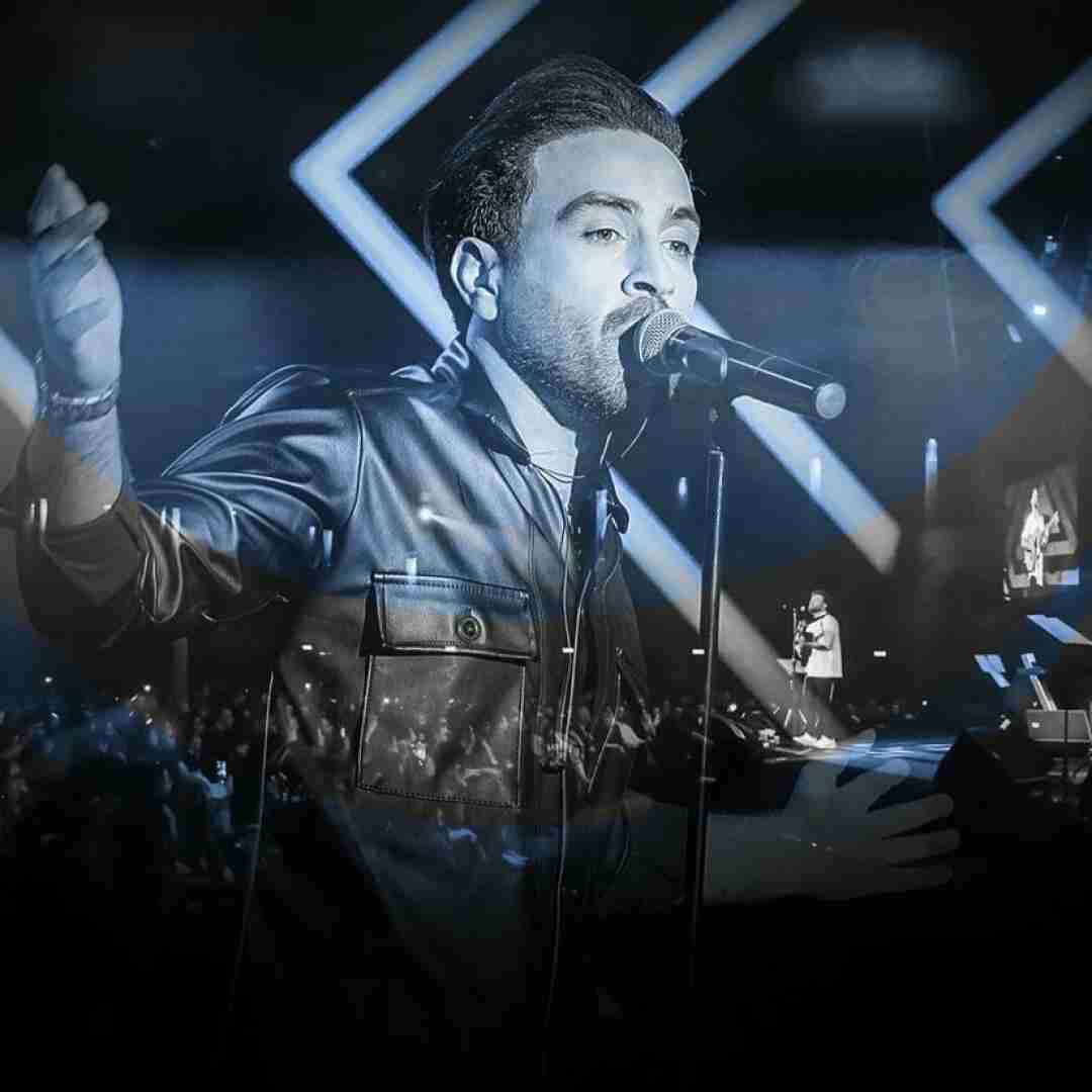 احمد سلو آسمون تو یه رنگ آخه مگه داریم مثل تو قشنگ