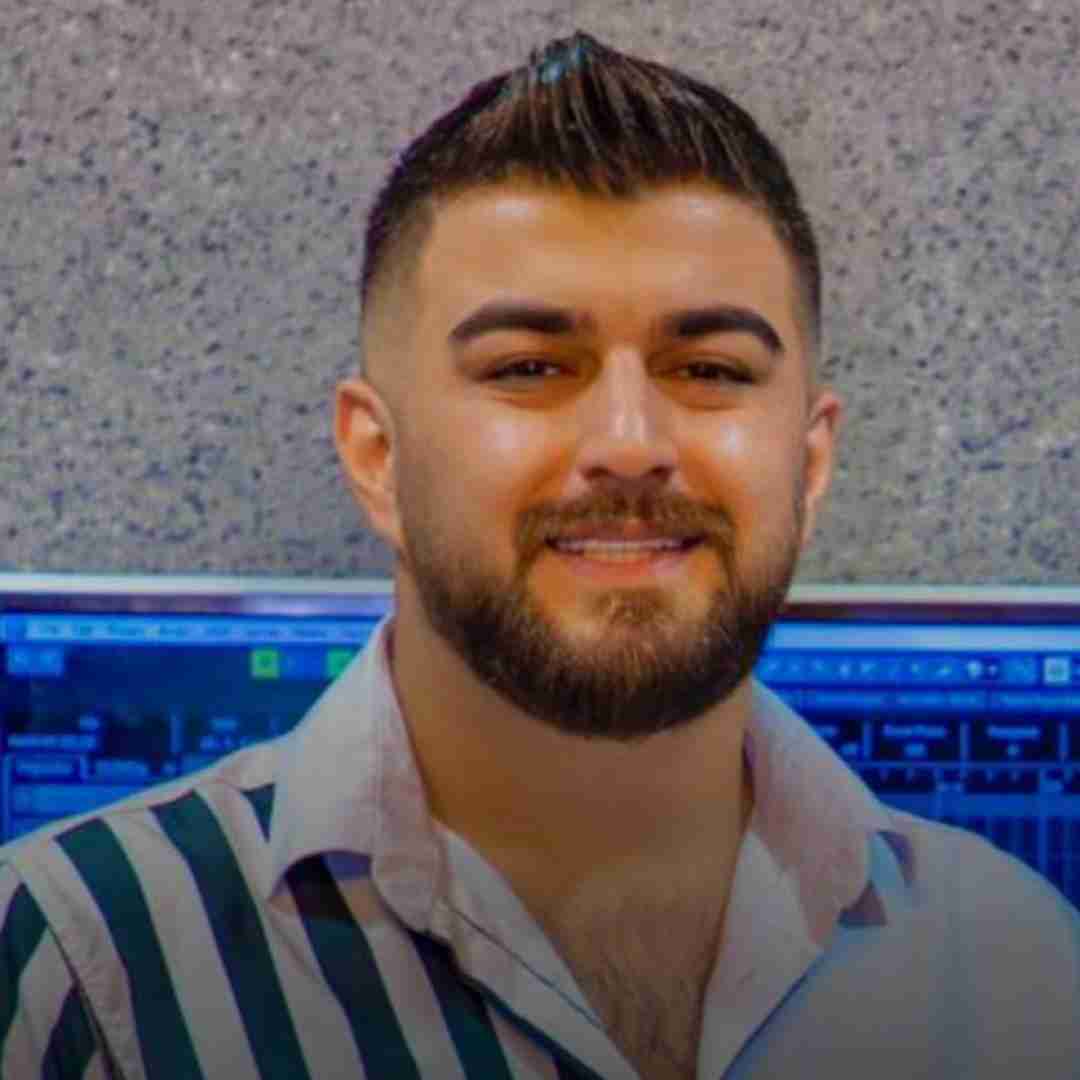 مهدی آبگون بین مره در بورین این شهر بوی غم دارنه