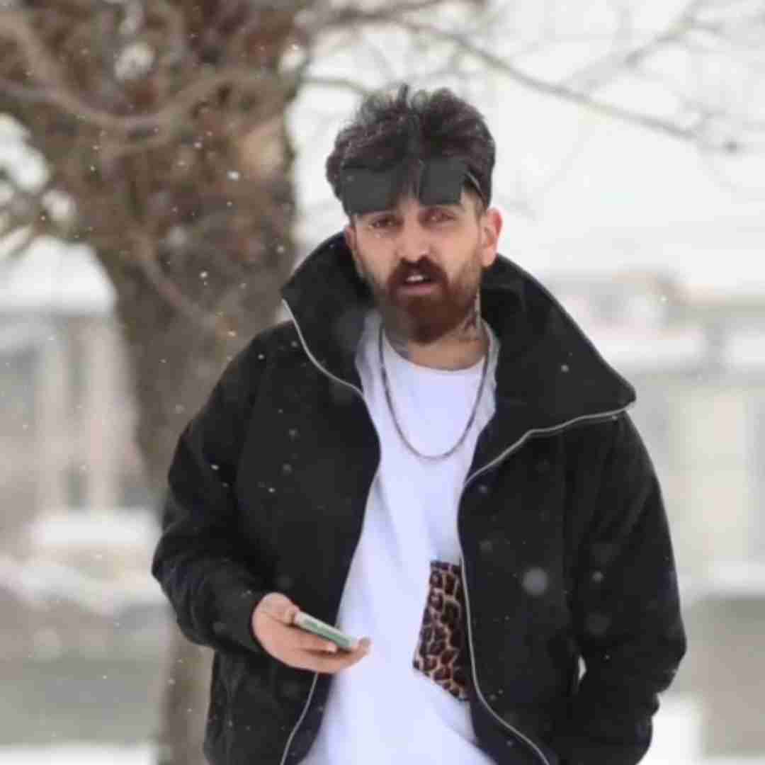 ماهان خادمی بعد ته تنهایی مست کمه و سیگار کشمه