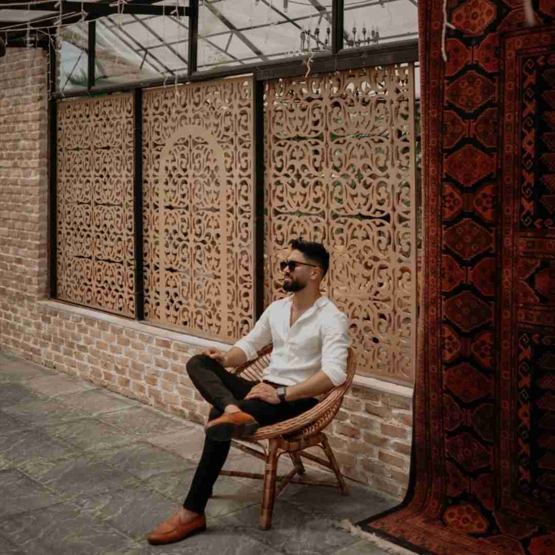 جواد عباسی پرواز هاکرده می با همدیگه تو آسمونا