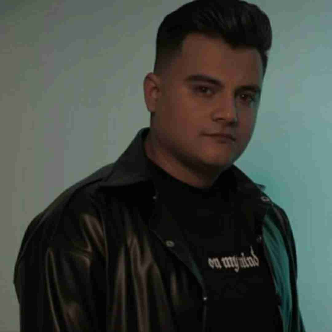 رامین کرمی دلتنگی هرشو کشیدم نخ نخ سیگار دمه باد