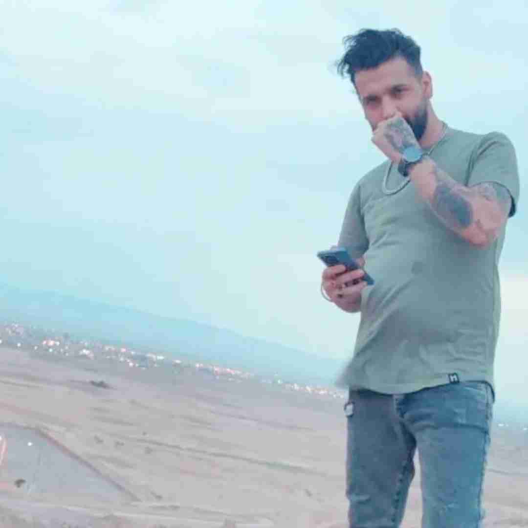 کمیل کولایی ته عشق بچگیمی یار مو فرفریمی