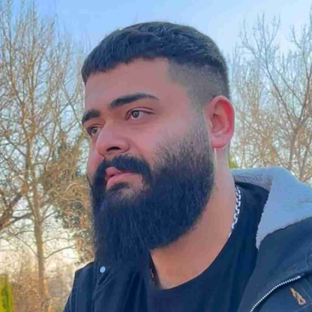 علیراد زیر کلی فشار میکنه بدنم درد