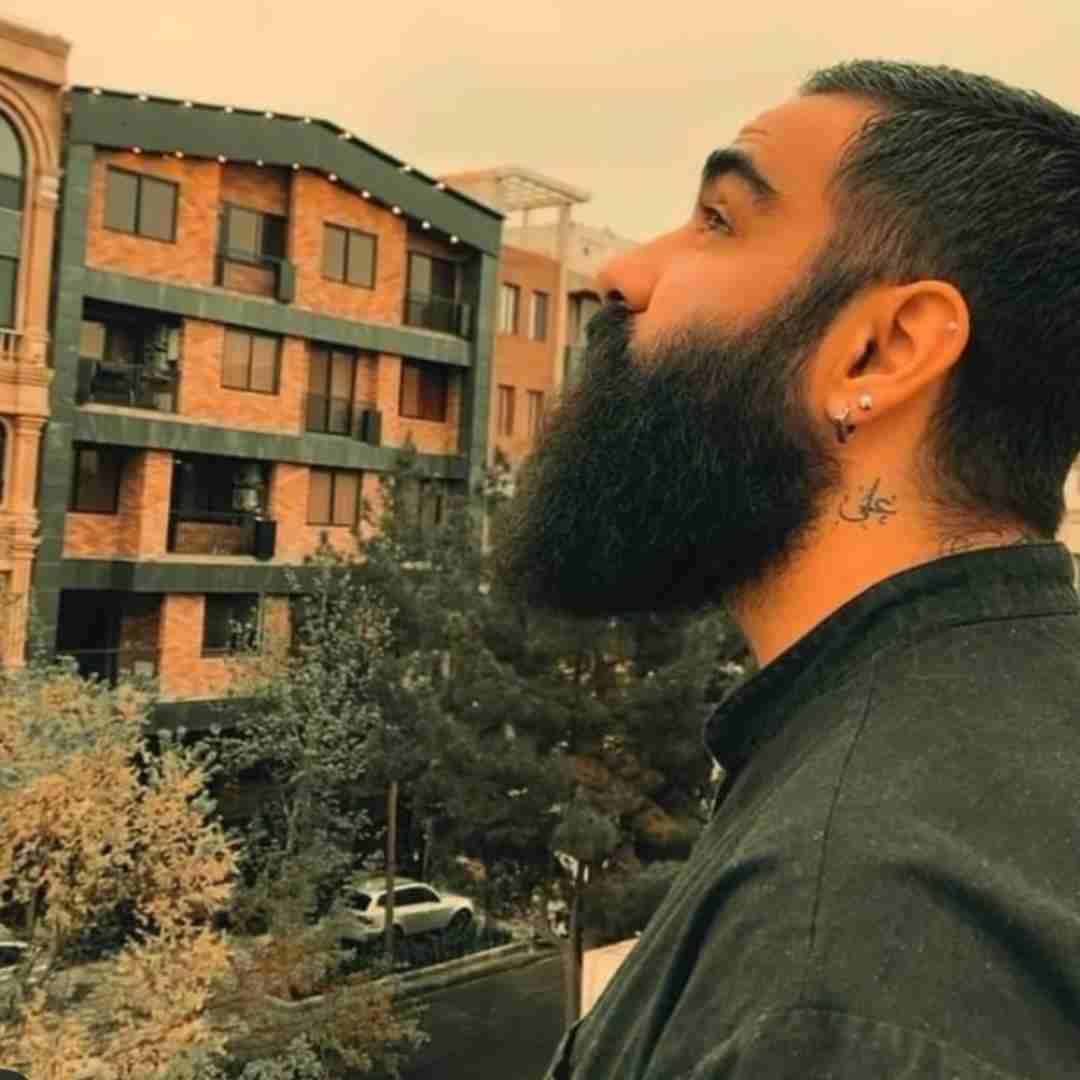 علی میر زندگی پشیمونم سرگردون و حیرونم