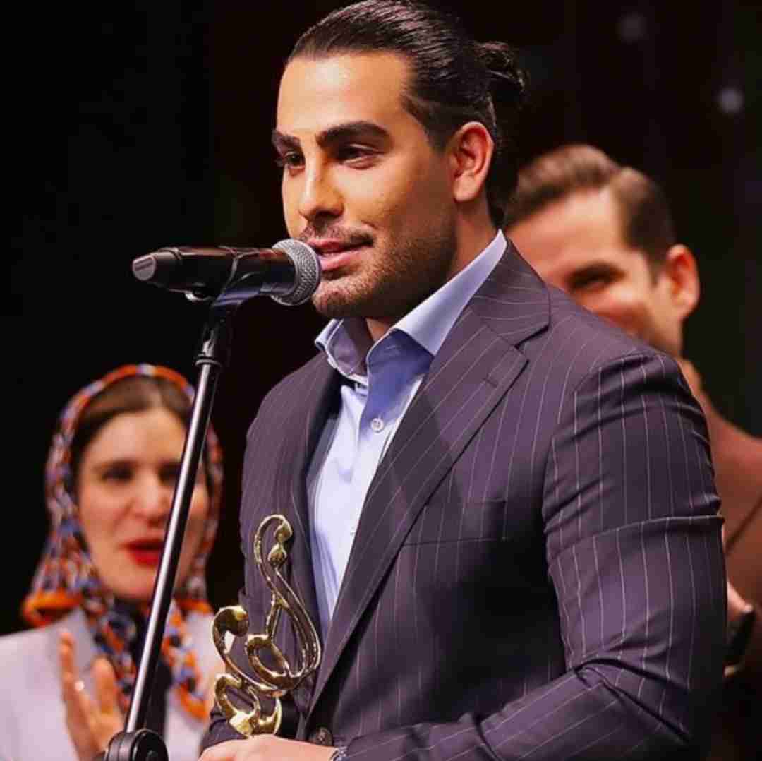 مجید رضوی چشام بسته میام اونجا که بود دستم توی دستت