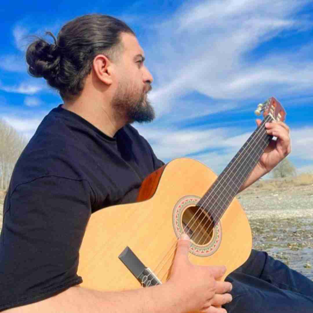 آریا بختیاری گل انار