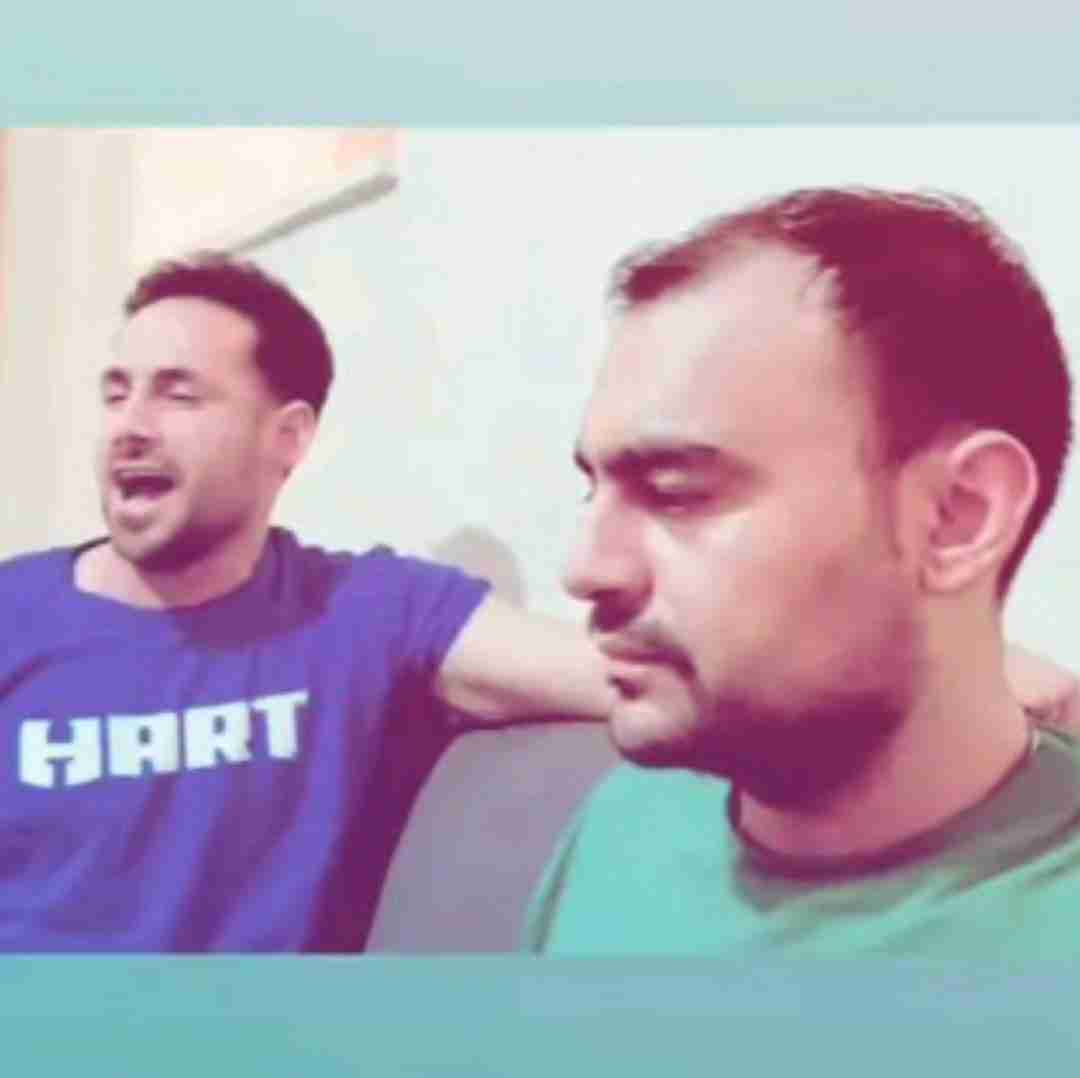 روح الله کرمی اگر آبرو خوم بردم پشت یک دس خسیام