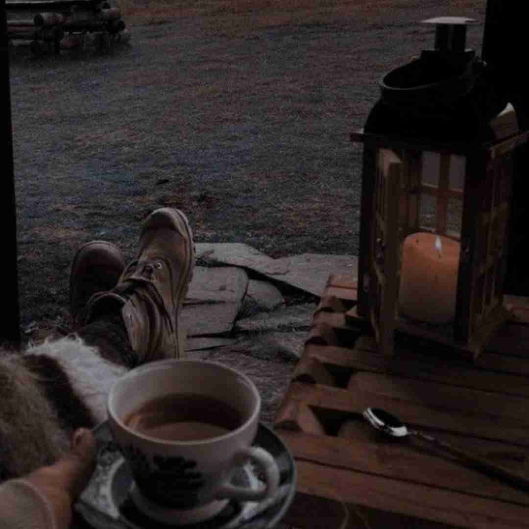 میکنم حسودی که چرا نبودی هنو رو صورتم مونده