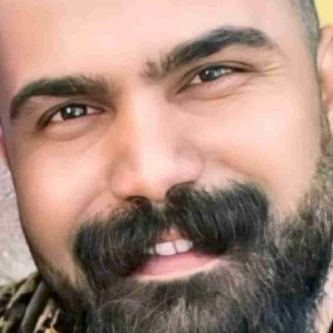 فرهاد جهانگیری سی بکه چاویلم گرده رنگ رژ لبت ست کردمه
