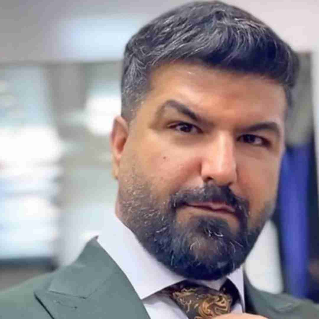 مجید خراطها بلاکم کرده میدونم یعنی من رو نمیشناسه