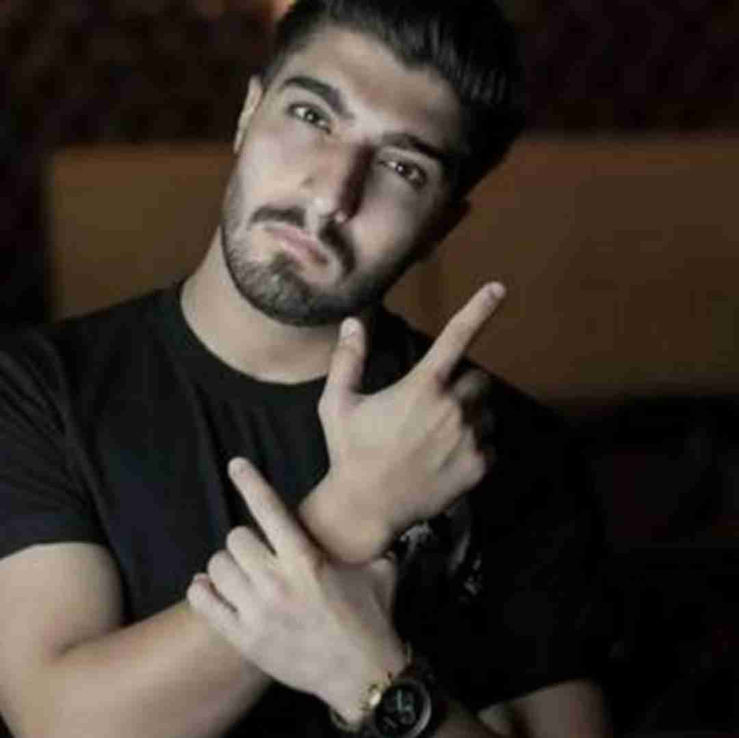 امیر لیام زیر بارونا گمم یعنی بی تو چی میشه