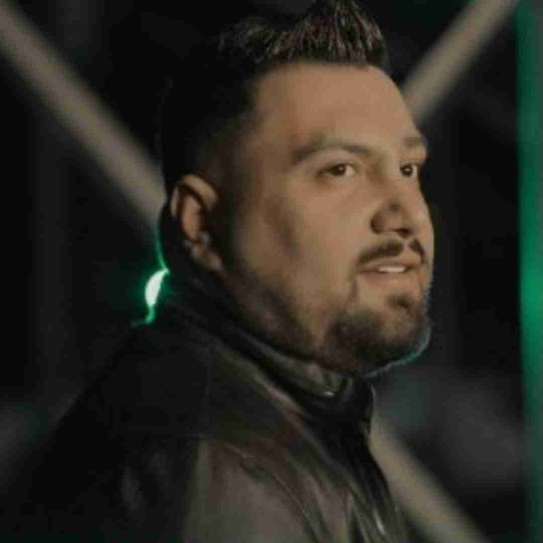آرشام من زیر حکمم خالیه پشتم