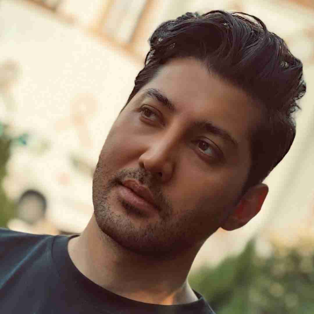 علی عباسی تموم جون من نفس نفس به تو گره خورده