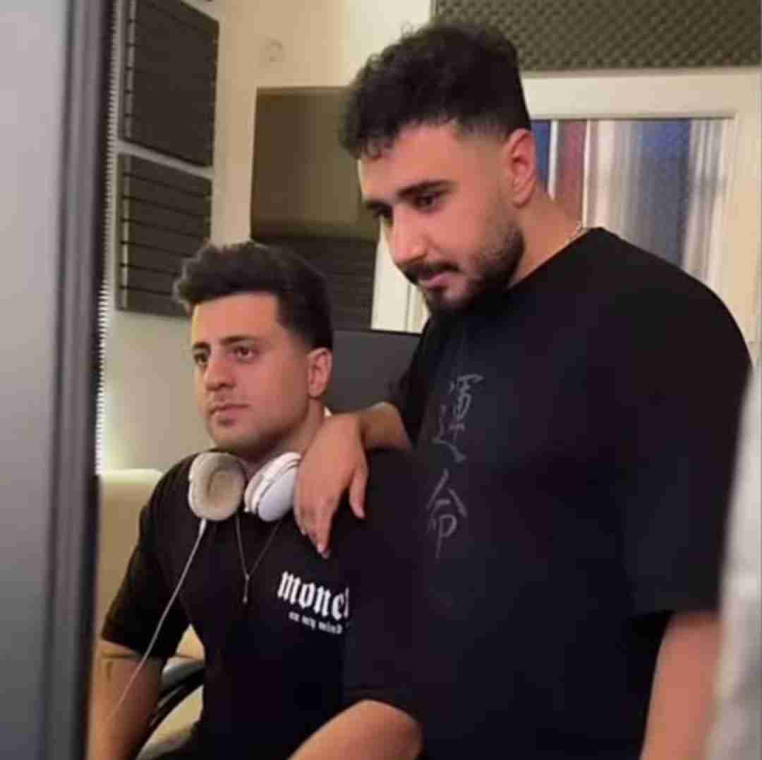 سبحان رستمی اتاقم پر دود زیر چشام کبود