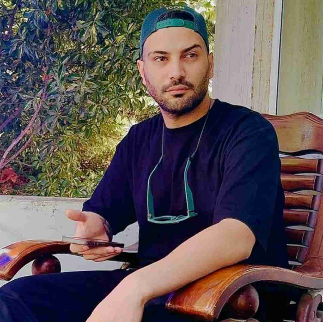کیوان میبینی رو اعصابه تموم کن