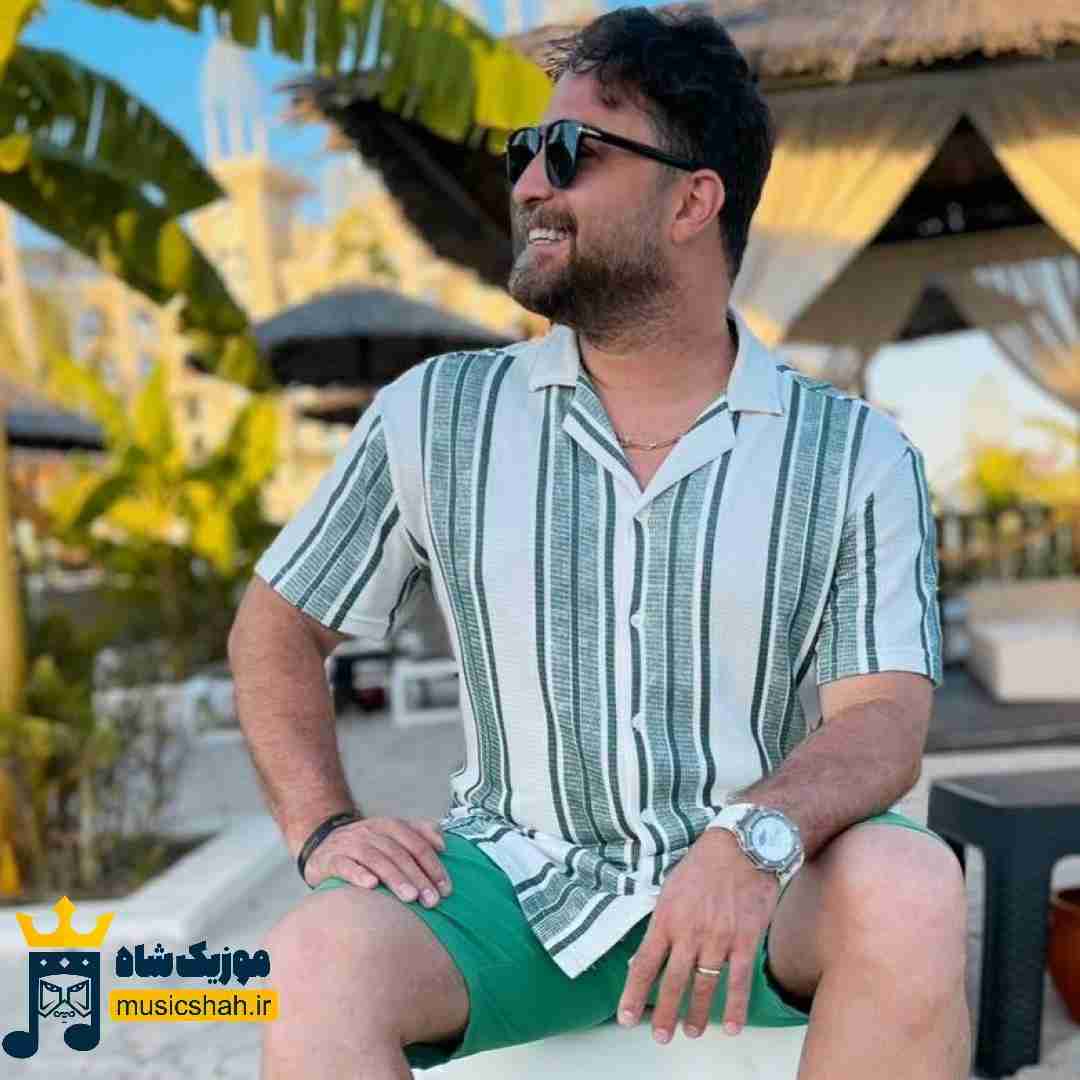 بابک جهانبخش وقتی که میخندی دلم به شور و حال میفته