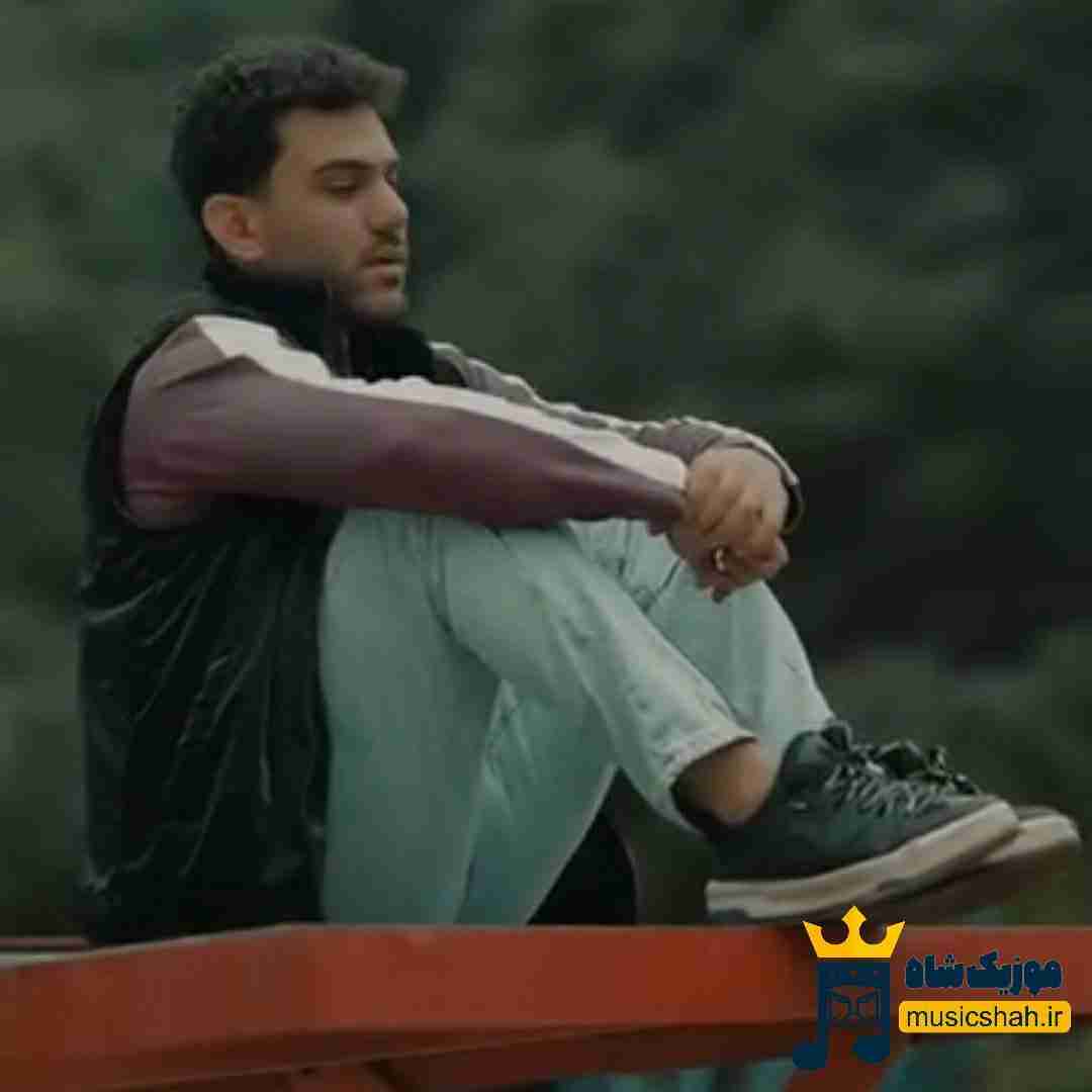 پیام عباسی اصلا مه فیریکی مه بد مست بیشه پیم چه مرگته