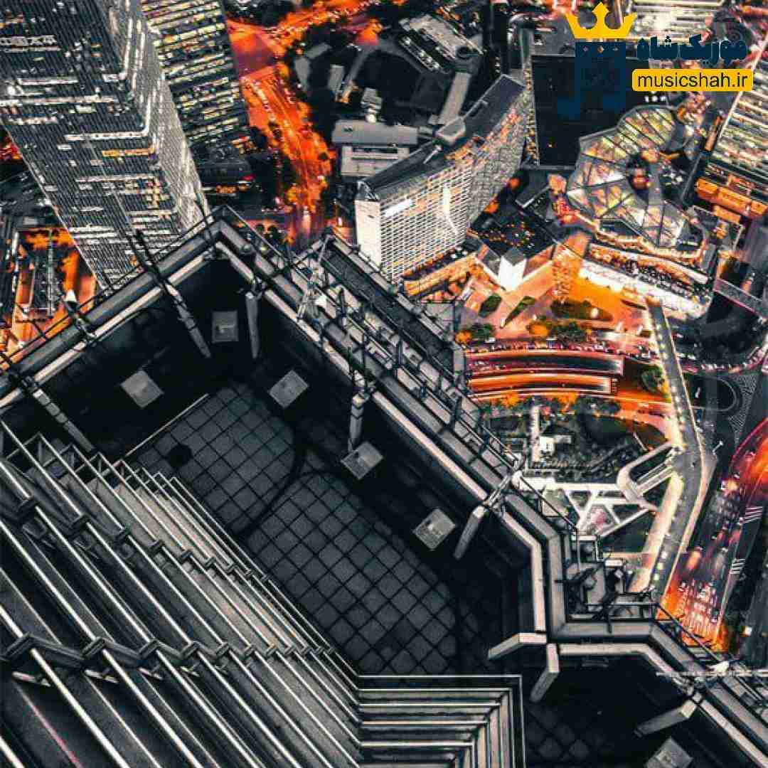  لنگ میزنم وقتی لنگی یا ببینم کم میخندی