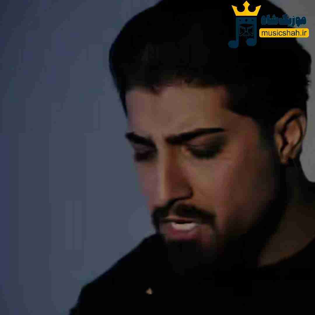 امیر لیام صدای اذان رسیده گوشم ولی مه هنوز بیدارم