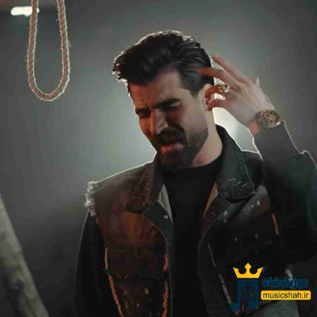 حمیدرضا بابایی مه از درون پوسیدم طناب دار بوسیدم