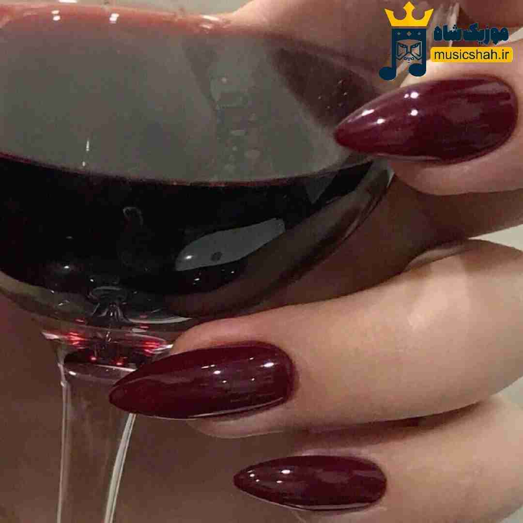  با هیشکی هیچی حال نمیده تنهایی ام هی میده