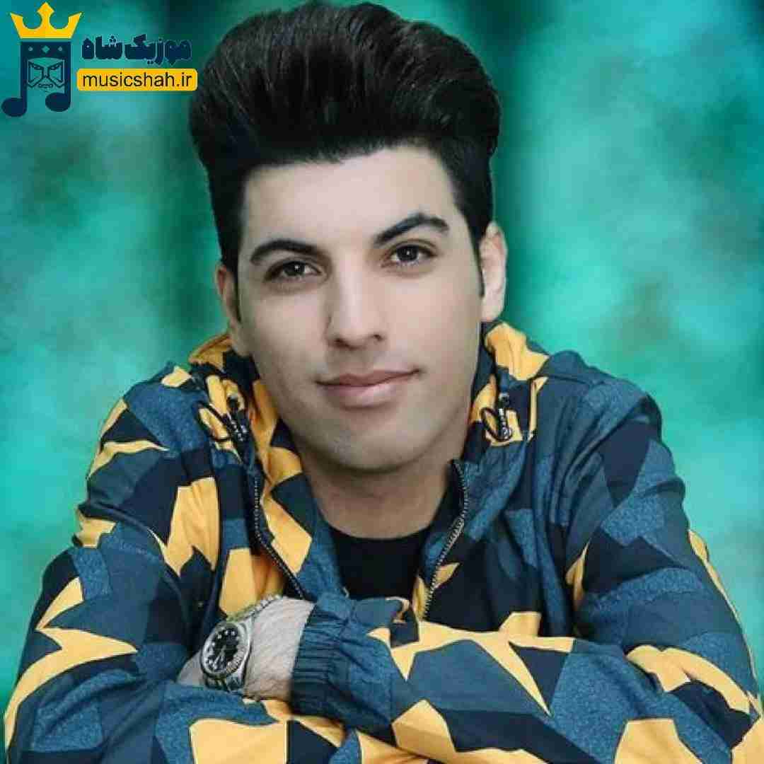 احسان آزادی شلوار پلنگی
