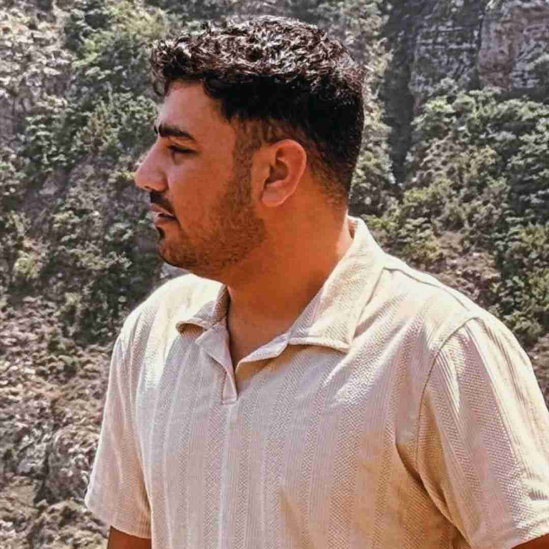 یزدان همتی پادشاه تاریکی