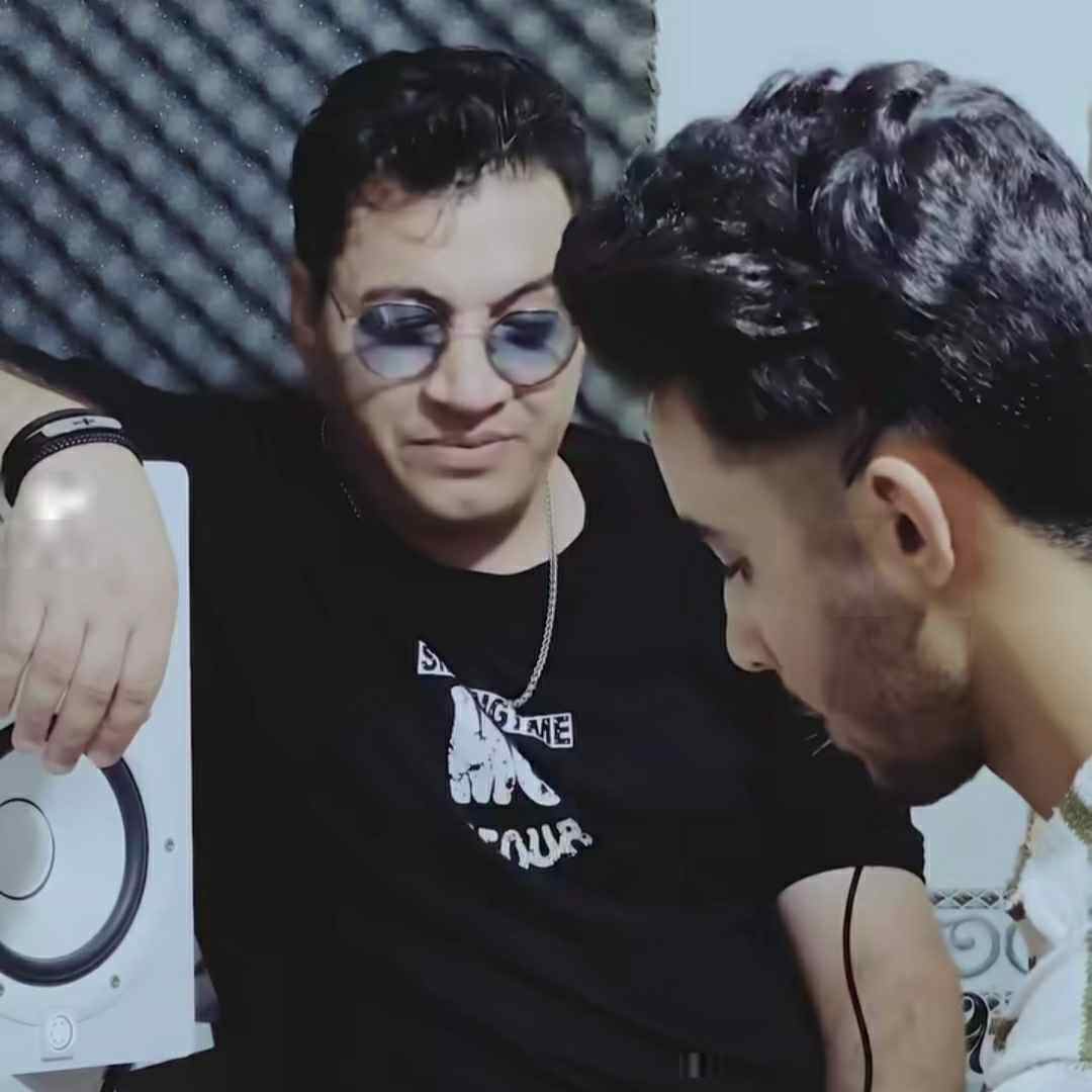 مرتضی جوان هرکس به طریقی