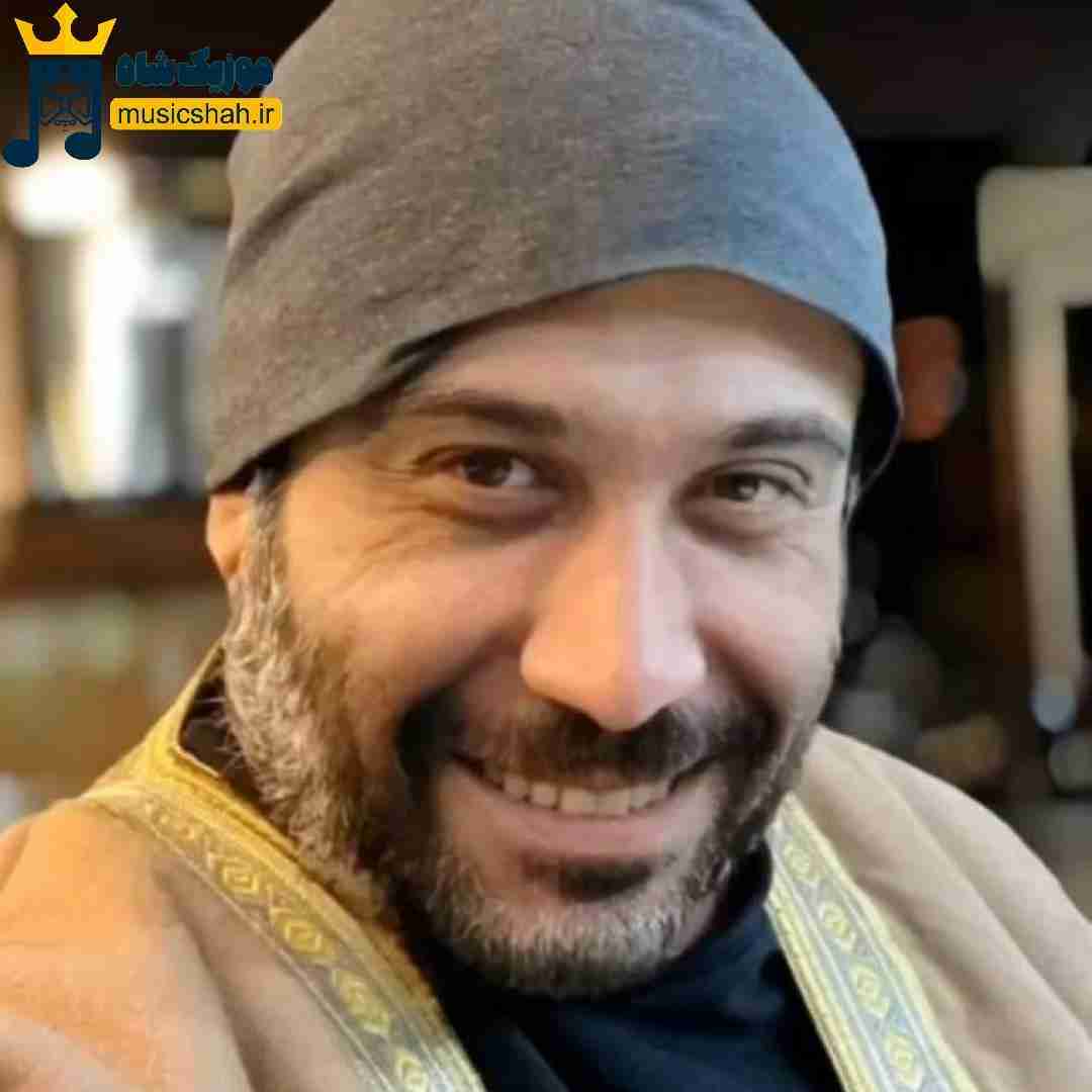 محسن چاوشی هنوز اون شاخه گل ها تو اتاقن منم یادت میوفتم