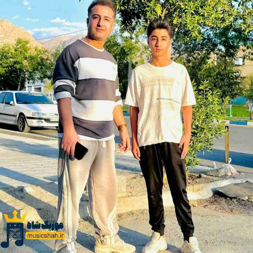میثم احمدی ما میخوام گل بزنم قلیون قل قل بزنم