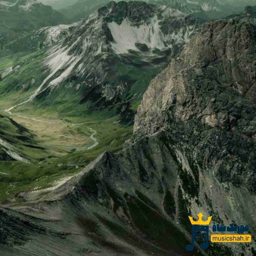 همه چی سیاه بود شدی نور ته تونل اگه سرم پایینه