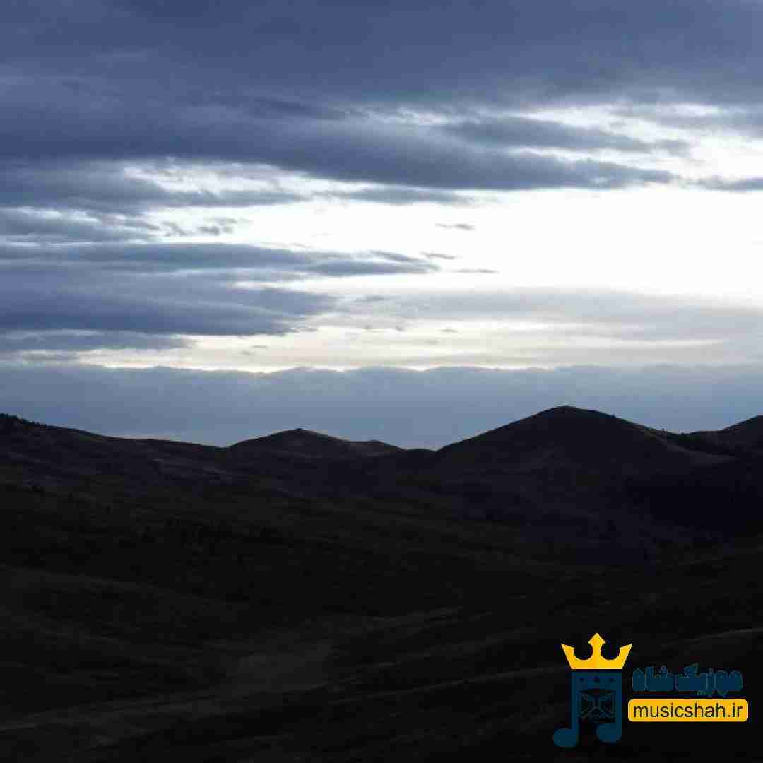 دختر بد قفلم به در بیا منتظرم سیگارام دود
