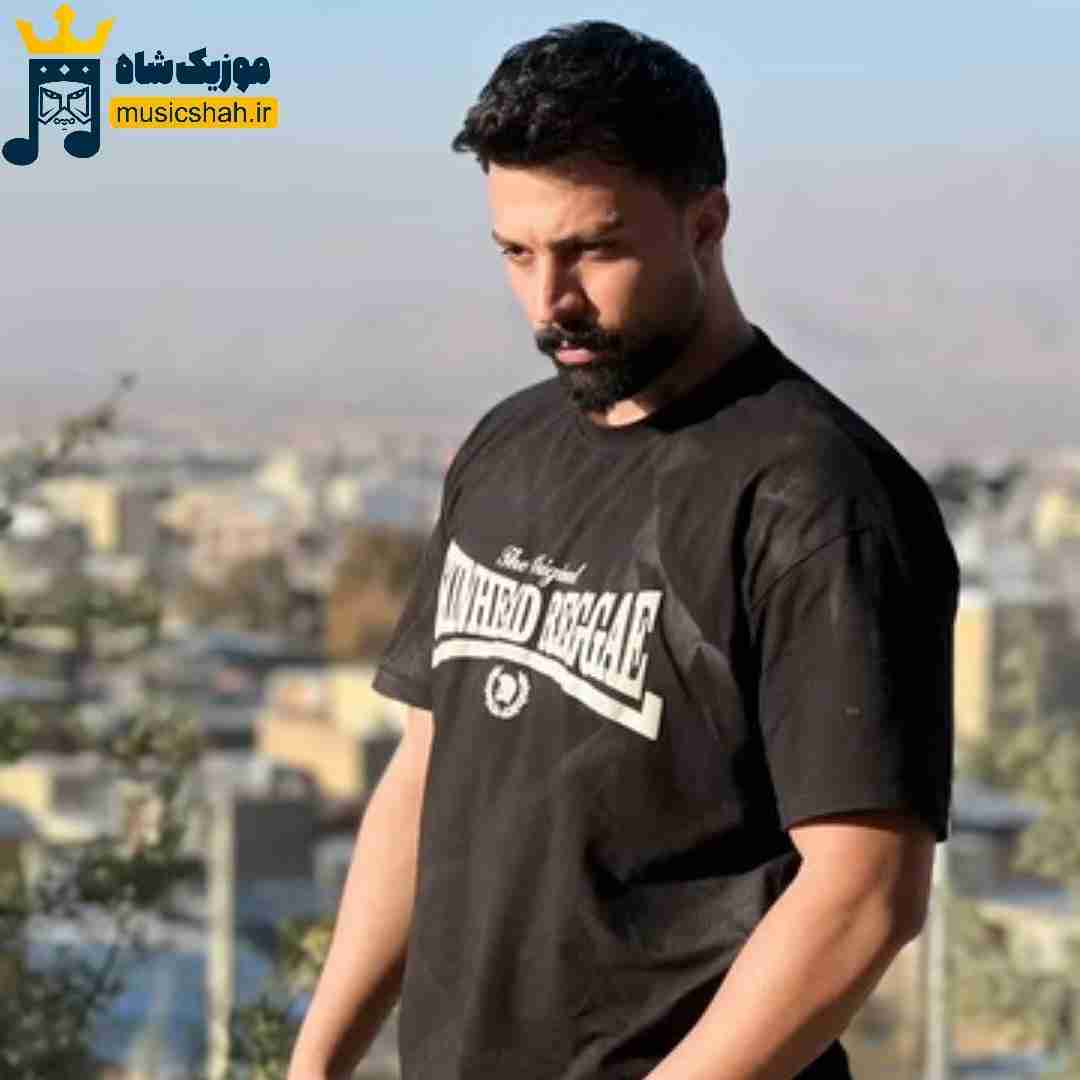 پوریا محمدی دواره شد یک شبو یه سیگار کنج لبو