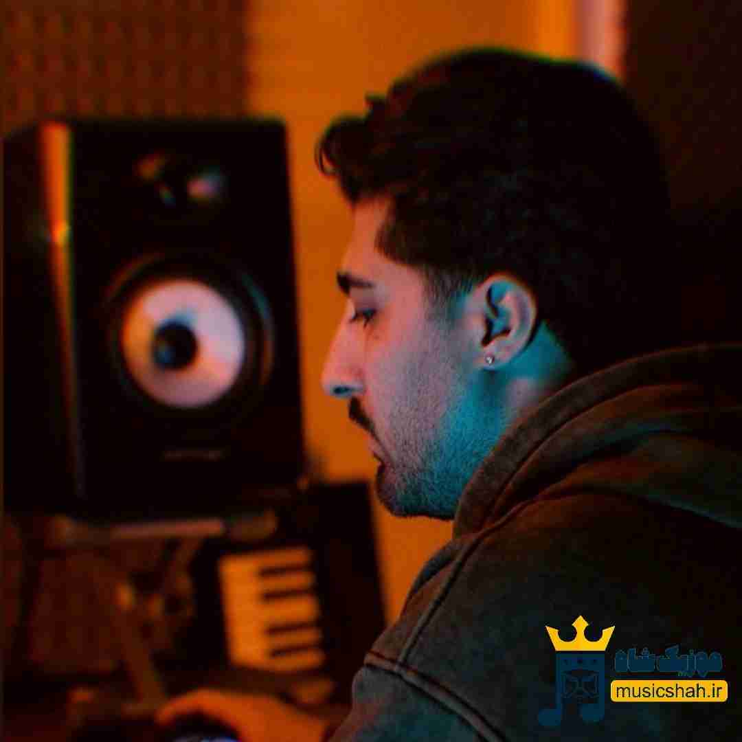 دانلود آهنگ یه جون بیست ساله روزه خدایی نگران از امیر لیام