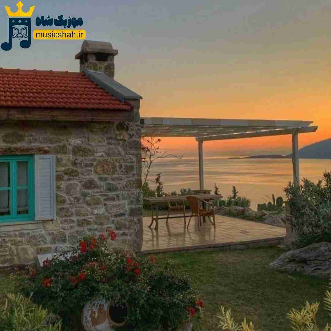 حتی دیگه تایپم نیستی بیبی تازه فهمیدم پر عیبی