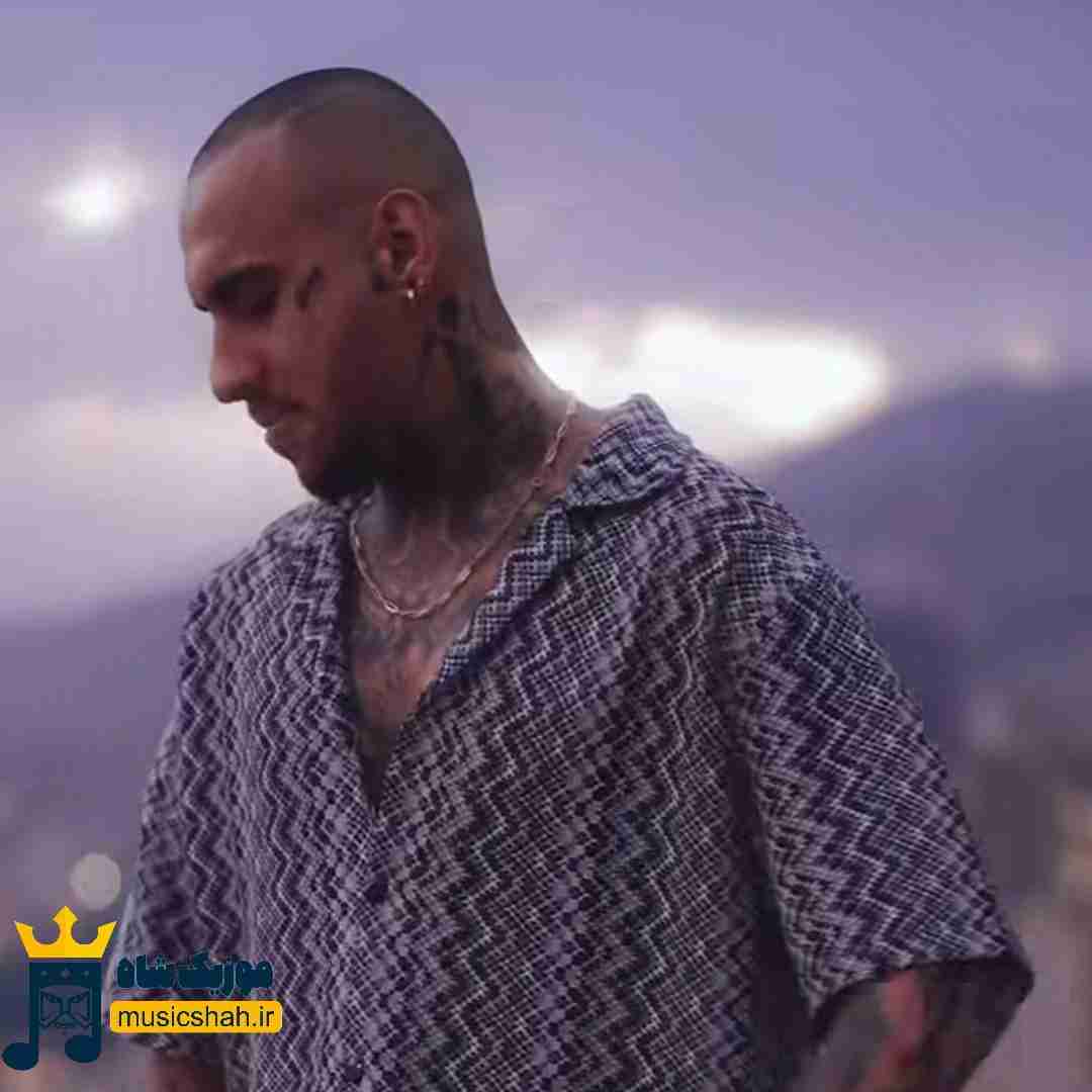 شایان یو ولی تو چشمات با همه فرق میکنه